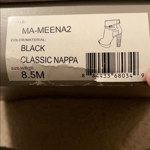 BCBGMaxAzria Heels - Picture 10 of 10